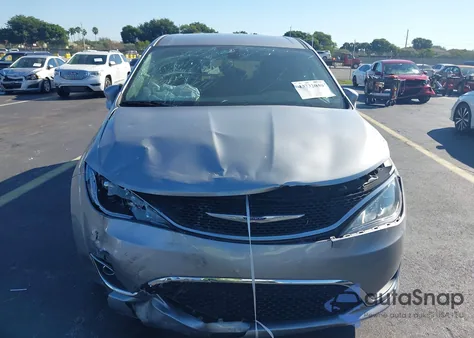 2018 Chrysler Pacifica Touring Plus из США, поврежденный, VIN 2C4RC1FG3JR323135